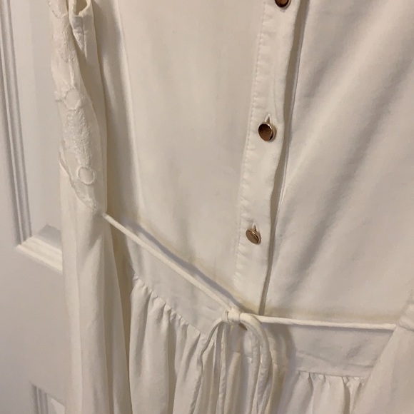 White Floral Forever 21 Dress - Picture 5 of 5